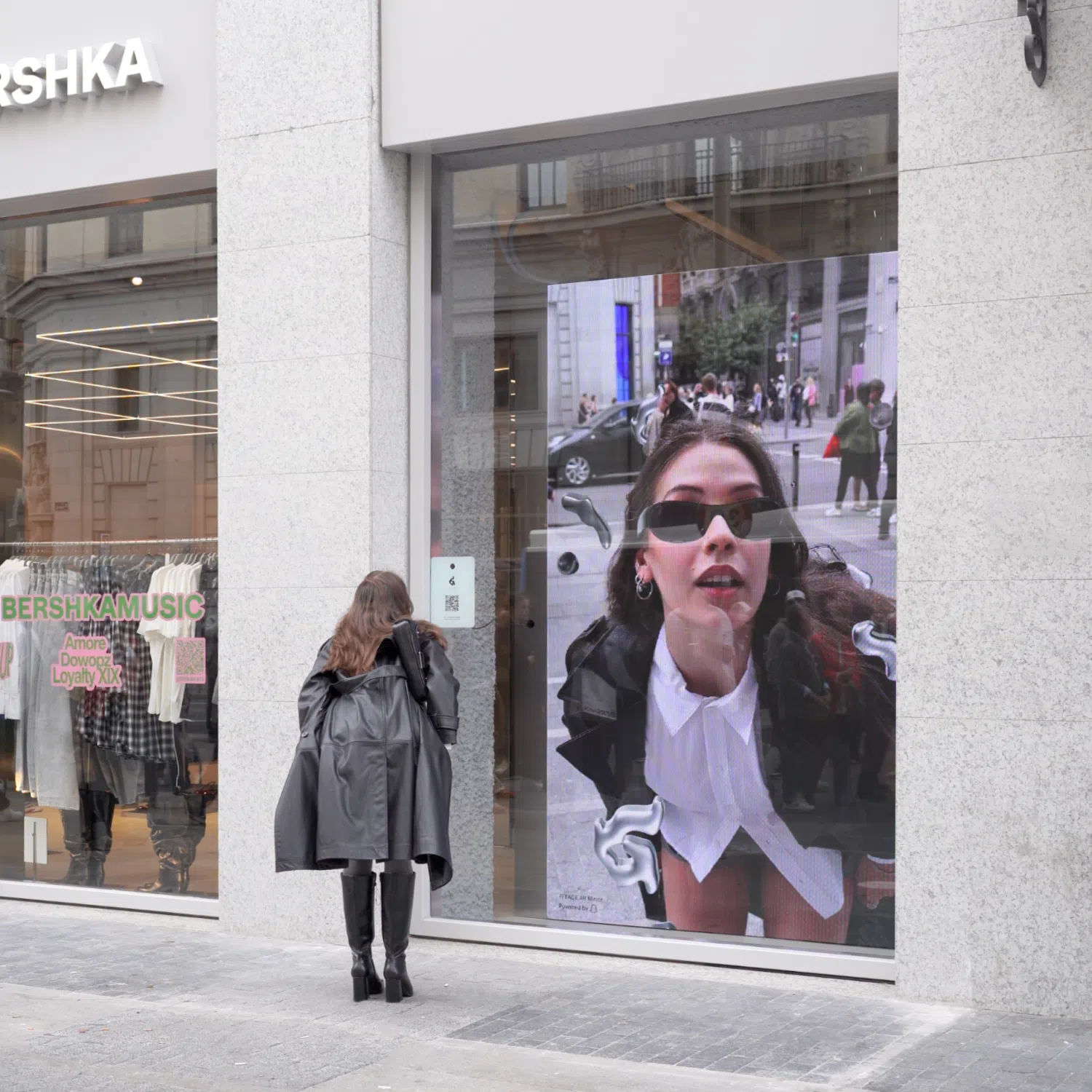 Bershka AR Smart Screen