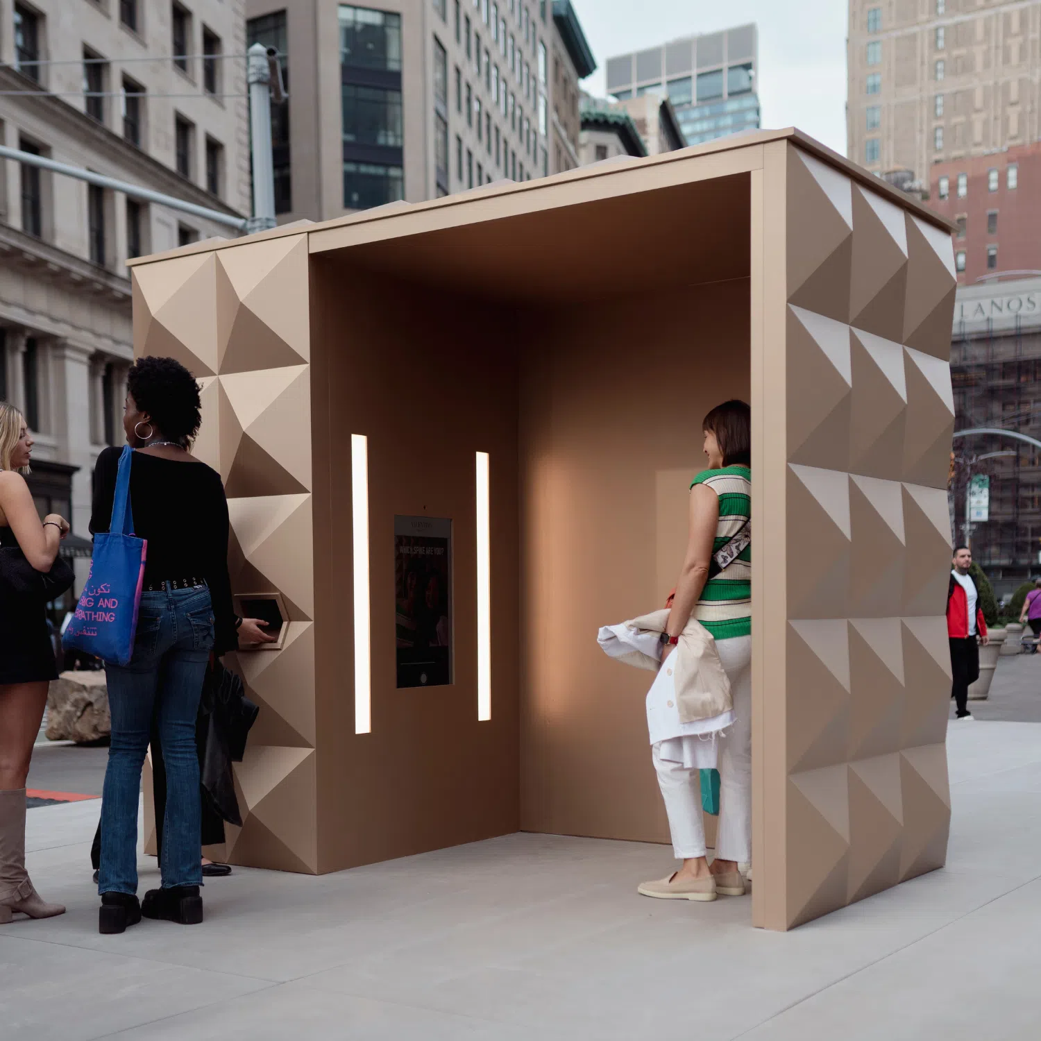 Valentino AR Photobooth