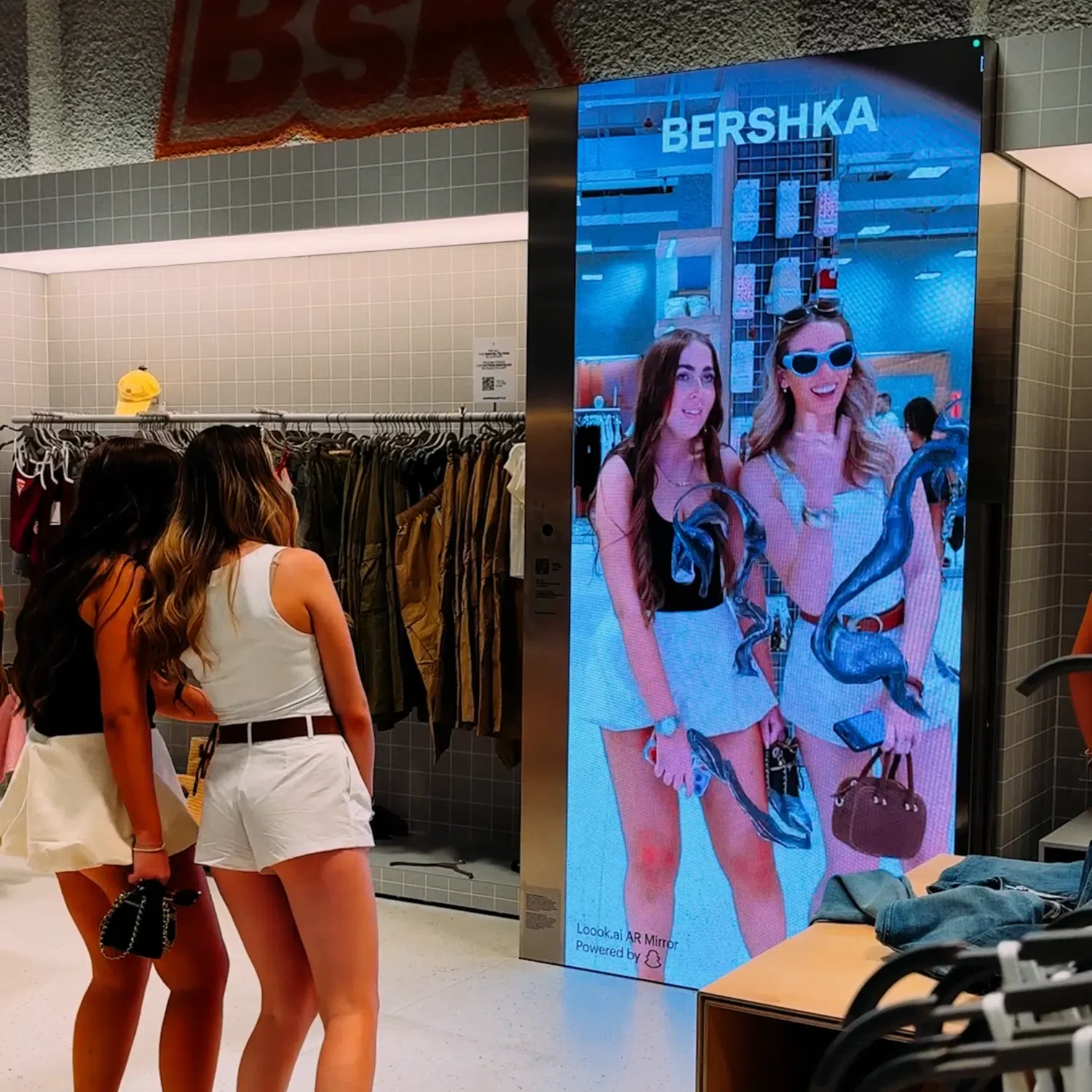 Bershka Fashion AR Mirror