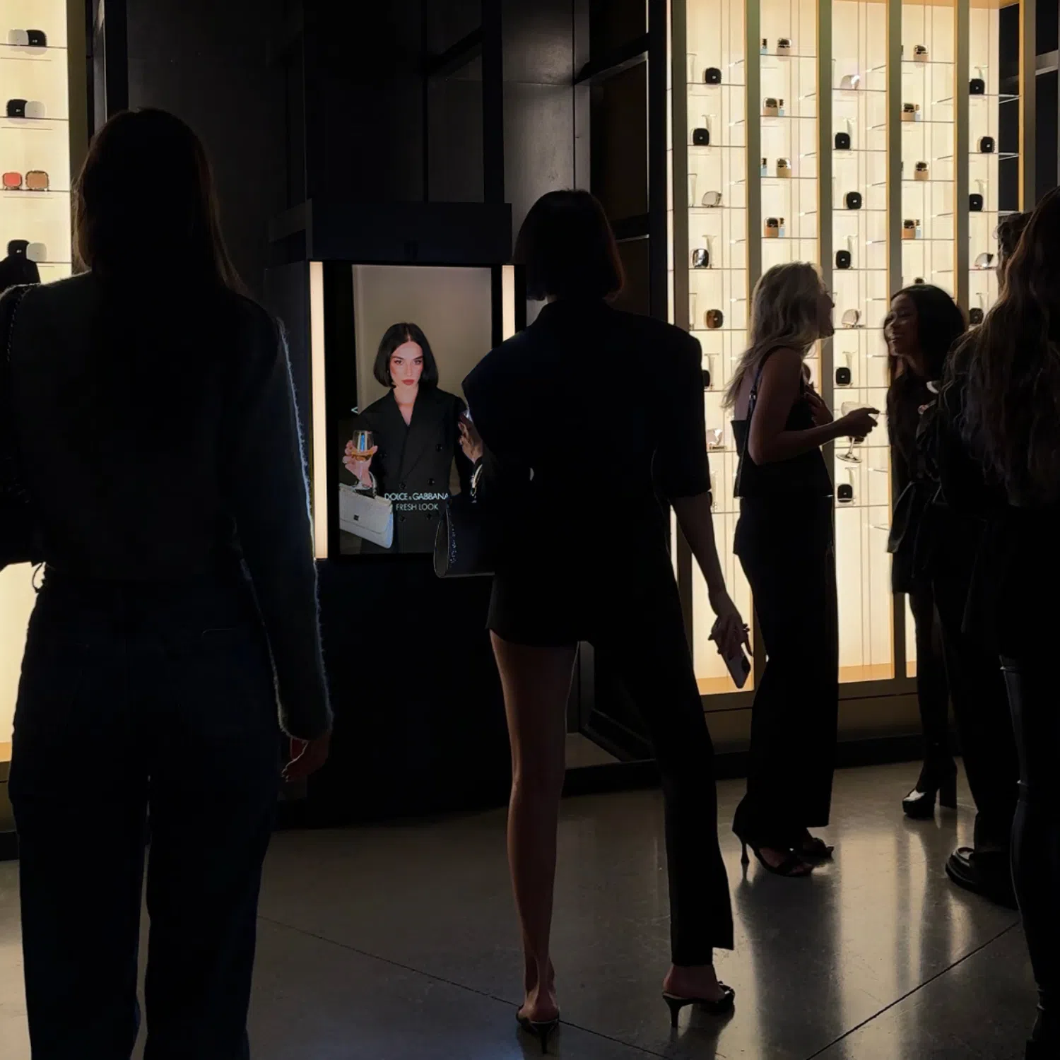 Dolce & Gabbana AR Smart Mirror